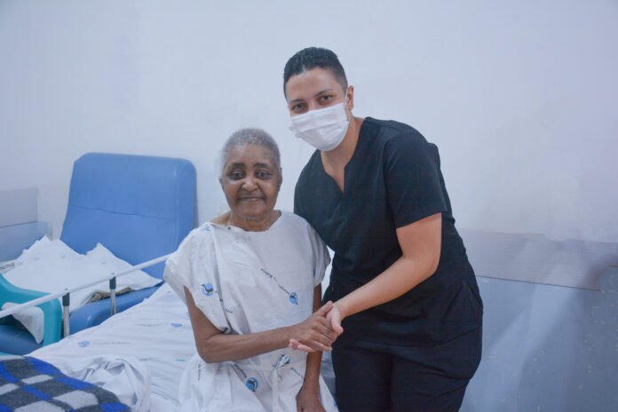 Hospital da Baleia, em BH, faz campanha para reformar área de convivência para cuidados paliativos