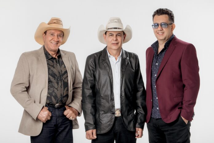 Trio Parada Dura apresenta show em Contagem