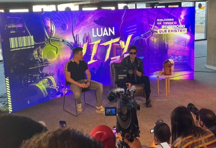 Luan Santana revela detalhes sobre o show Luan City 2.0 em coletiva de imprensa. Foto: Paulo Gomes