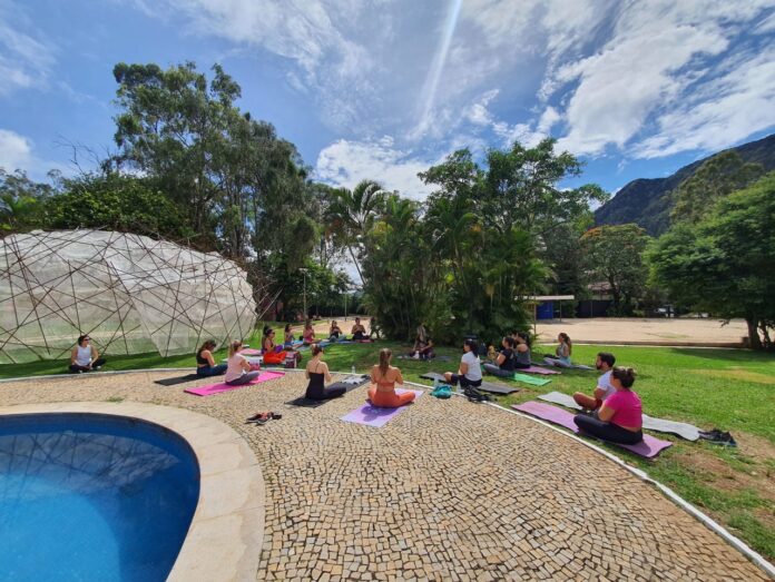 Yoga no Parque do Palácio