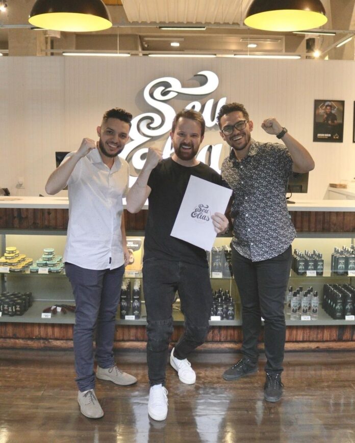 Barbearia Seu Elias é inaugurada no Contemporâneo Mall, em Contagem