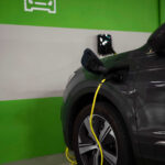 Clamper lança produto destinado a gestão e proteção de abastecimento de carros elétricos em condomínios