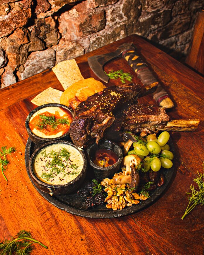 Banquete Medieval é atração do restaurante Forja aos domingos