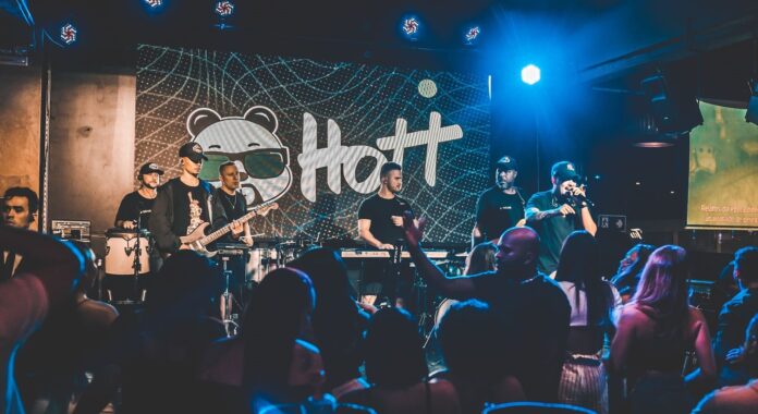 Dome Lounge se destaca na noite de BH com programação especial destacando pagode