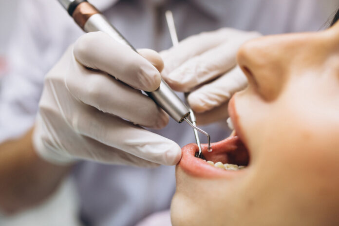 Odontofobia medo de ir ao dentista compromete saúde física e mental de três em cada dez adultos