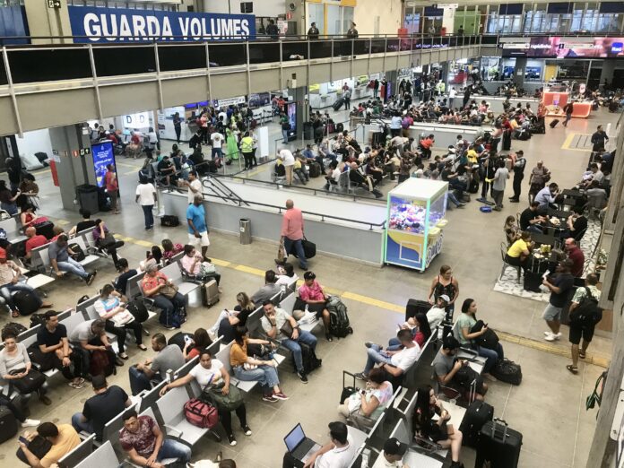 Rodoviária de Belo Horizonte espera leve aumento no fluxo de ônibus e cidades litorâneas são os destinos mais procurados