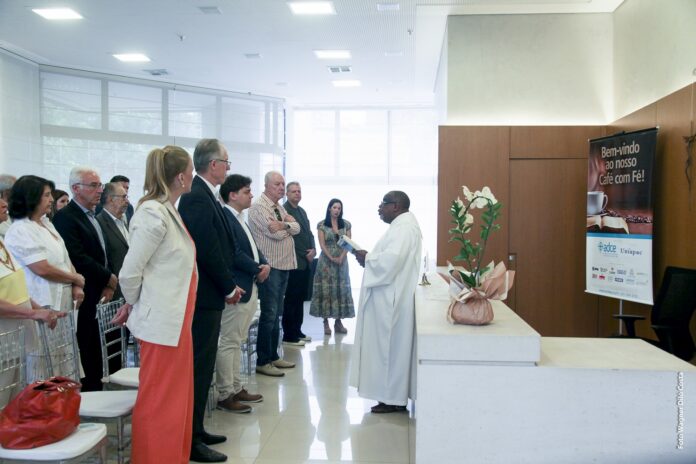 ADCE-MG realiza o “Café com Fé” nesta sexta