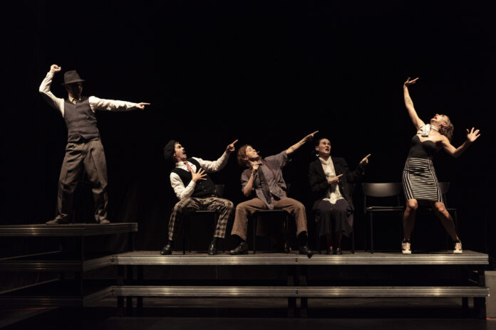 Agrupação Teatral Amacaca apresenta Rinoceronte, premiado espetáculo de Hugo Rodas, no Teatro Cine Galpão Cine Horto