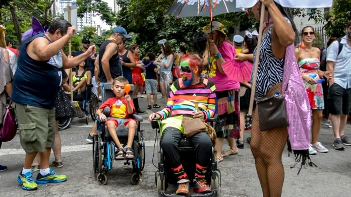 Bloco Todo Mundo Cabe no Mundo leva bandeira da inclusão para o Carnaval no Memorial Vale. - Foto SYLVIO COUTINHO