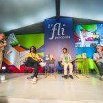 1 – jamil chade lendo carta a AILTON_KRENAK, com SERGIO_ABRANCHES_TOM_FARIAS_@bleia_17