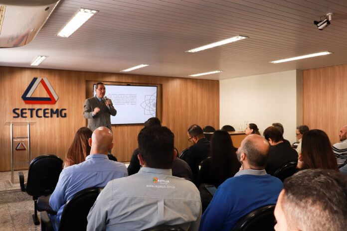 Setcemg promove capacitação sobre gestão da jornada de trabalho para o setor de transporte