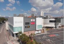 ItaúPower Shopping dá início a temporada de Natal 2025 com decoração inspirada em vila mágica e Papai Noel