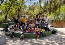 Brinquedo de Chão: espetáculo inédito da Insensata Cia de Teatro dá sequência a pesquisa dedicada às artes entre infâncias de 14 a 23 de novembro em Belo Horizonte