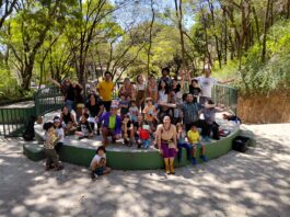 Brinquedo de Chão: espetáculo inédito da Insensata Cia de Teatro dá sequência a pesquisa dedicada às artes entre infâncias de 14 a 23 de novembro em Belo Horizonte