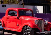 Festival Degustar reúne carros antigos, rock and roll e gastronomia