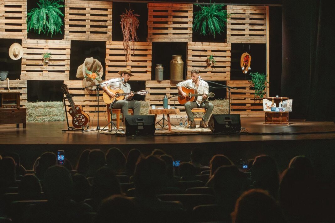 Neto & Felipe, ex-The Voice Brasil, levam o espetáculo “Essência” a Minas Gerais em 2026 - Foto de divulgação - Neto e Felipe