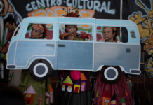 “Casinha de Bambu”, novo espetáculo de Sílvia Negrão, estreia no teatro e celebra os 20 anos do seu primeiro espetáculo cênico-musical.