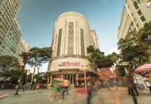 Visitas mediadas gratuitas ao Cine Theatro Brasil apresentam história, arquitetura e cultura do coração de Belo Horizonte