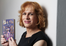 Carline lança o livro “Da Poesia e Do Tempo”
