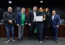 “A Cultura Tem Todas as Cores”: ato solene na Assembleia destaca arte periférica e diversidade LGBTQIAP+