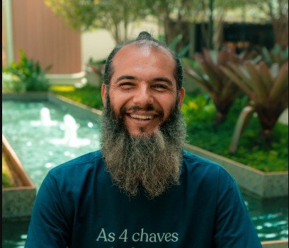 Saulo Nardelli lança As 4 Chaves do Cristo em Belo Horizonte um convite ao fim do exílio de si mesmo