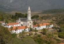 Santuário do Caraça celebra Corpus Christi com Missa Solene e Procissão do Santíssimo Sacramento