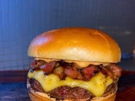Underground Country BBQ reúne gastronomia texana, música ao vivo e assadores convidados em Belo Horizonte