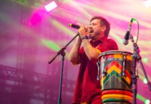 Planta e Raiz desembarca em BH nesta sexta-feira com show da turnê “Flor de Fogo”