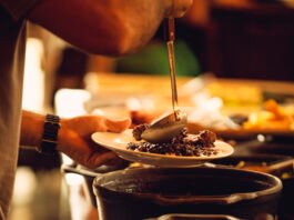 Nino Cucina e Tatu Bola preparam cardápios especiais para o Dia dos Pais em Belo Horizonte