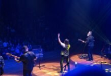 Venosa Sessions: um show que celebra 17 anos de histórias e rock em uma noite especial no Teatro Municipal de Uberlândia
