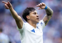 Kaio Jorge marca três vezes, Cruzeiro supera o Grêmio e afunda rival na zona de rebaixamento